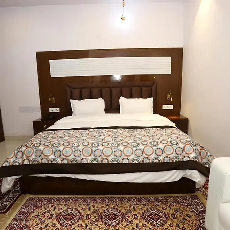 Vrindavan Guest House-3